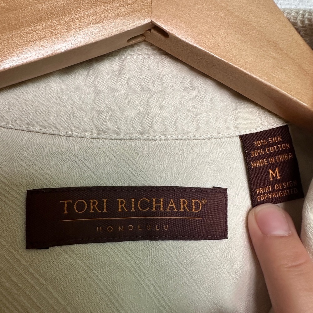 Tori Richard Cream Casual Silk Button Down Shirt - Picture 2 of 8